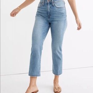 Madewell Petite Curvy Classic Straight Jeans in Meadowland Wash